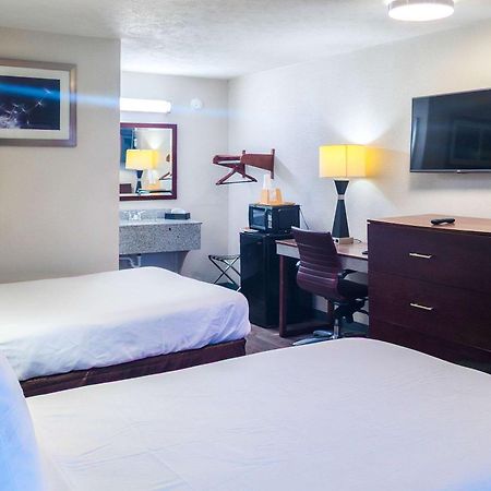 Rodeway Inn Augusta Bagian luar foto