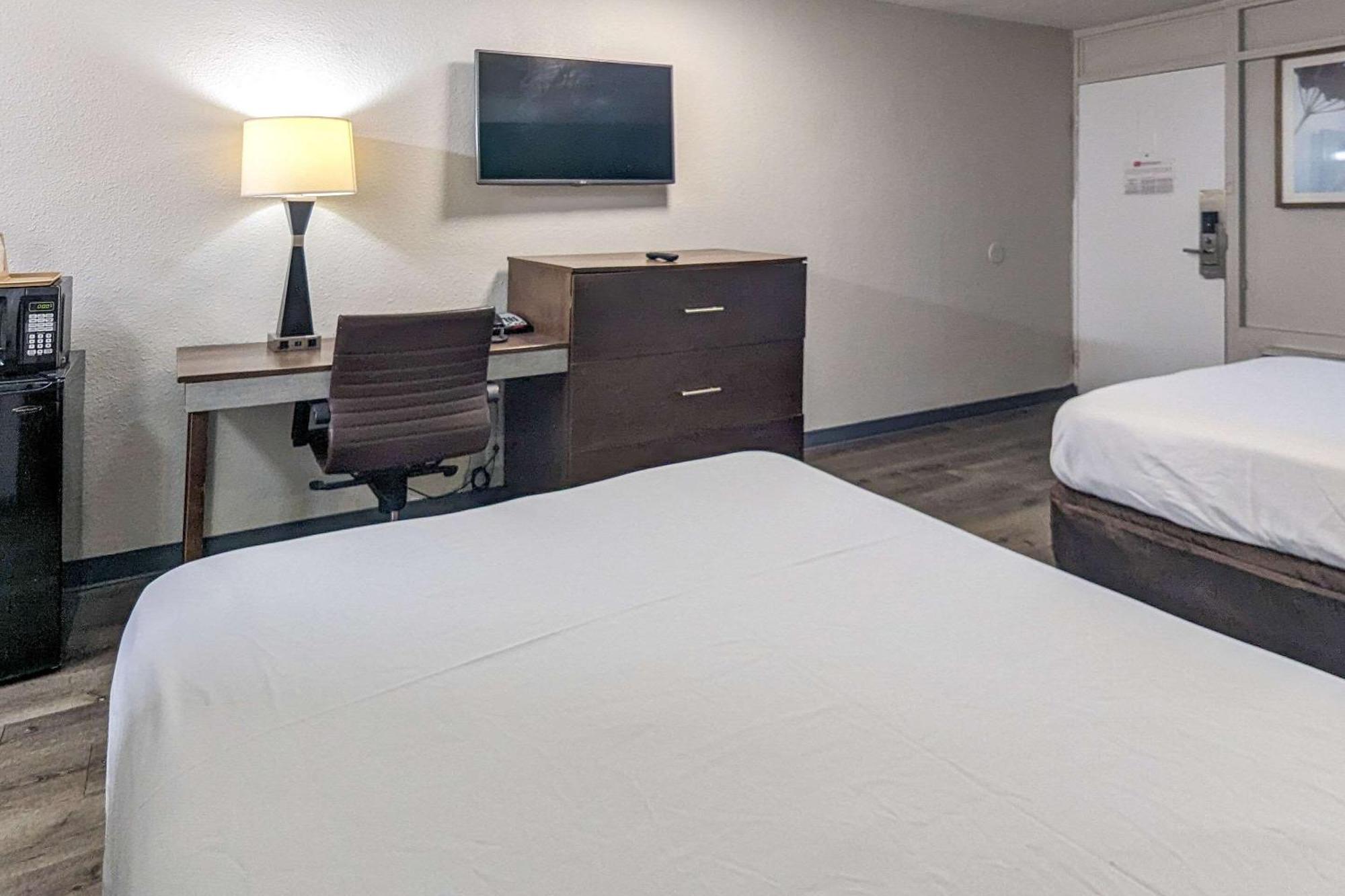 Rodeway Inn Augusta Bagian luar foto